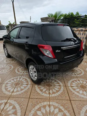Toyota Vitz 1.3 AWD 5dr 2013 Black