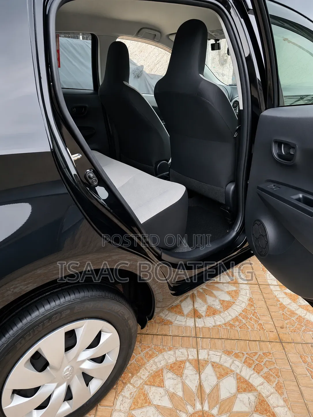 Toyota Vitz 1.3 AWD 5dr 2013 Black