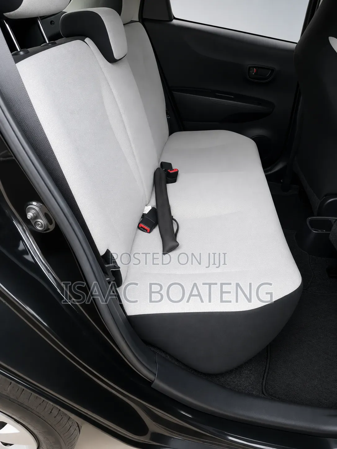 Toyota Vitz 1.3 AWD 5dr 2013 Black