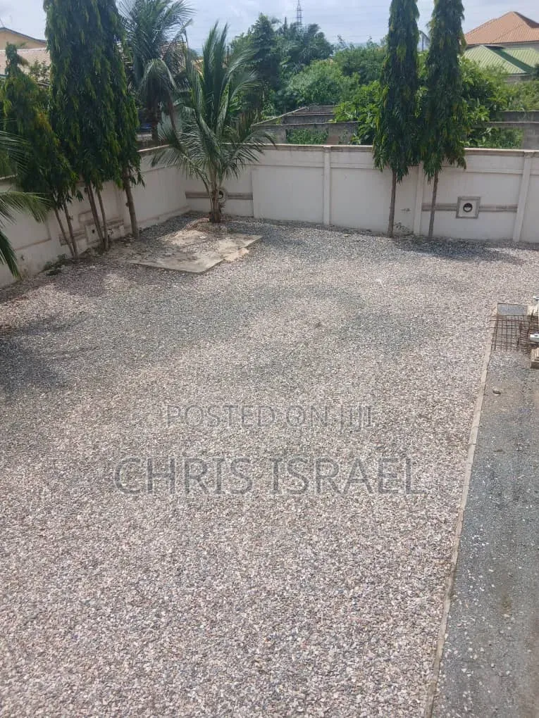 2bdrm Apartment in Oyibi Estate, Police Station for rent