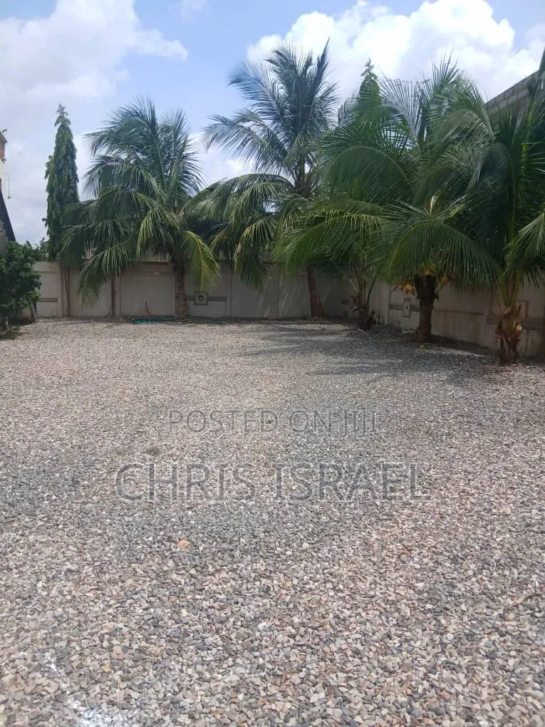 2bdrm Apartment in Oyibi Estate, Police Station for rent