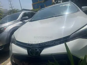 Toyota Corolla LE ECO 4dr Sedan (1.8L 4cyl CVT) 2017 White