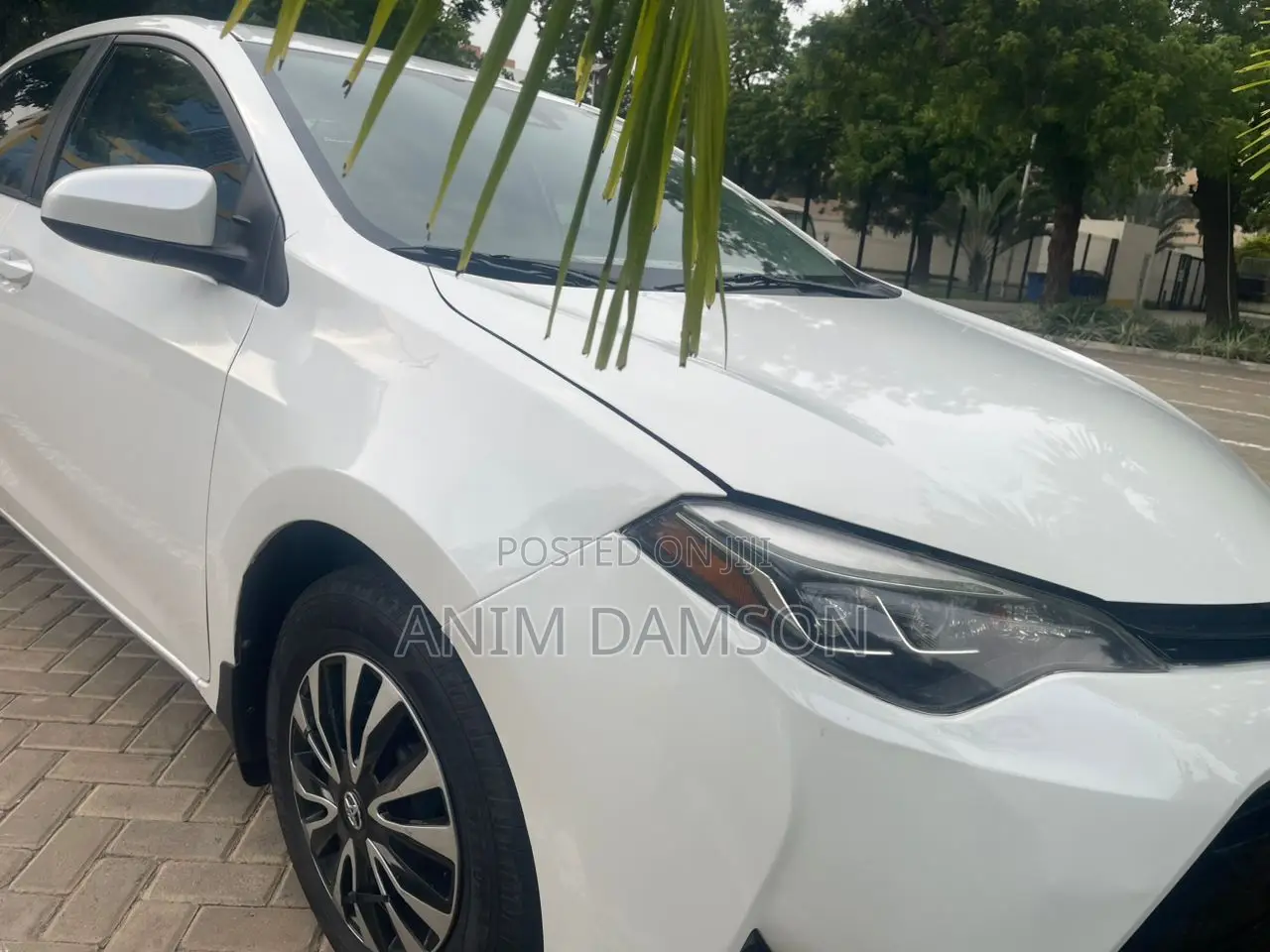 Toyota Corolla LE ECO 4dr Sedan (1.8L 4cyl CVT) 2017 White