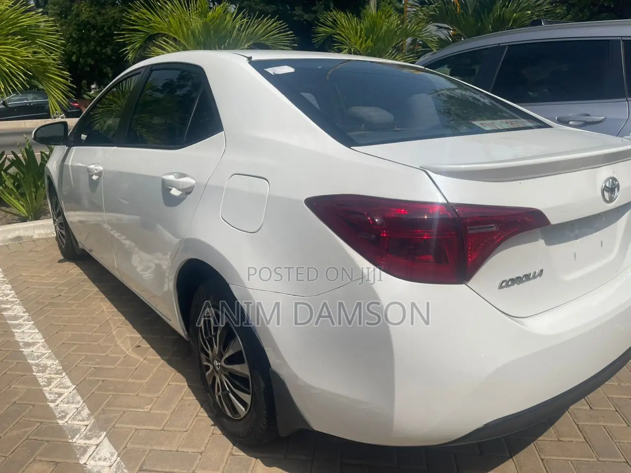 Toyota Corolla LE ECO 4dr Sedan (1.8L 4cyl CVT) 2017 White