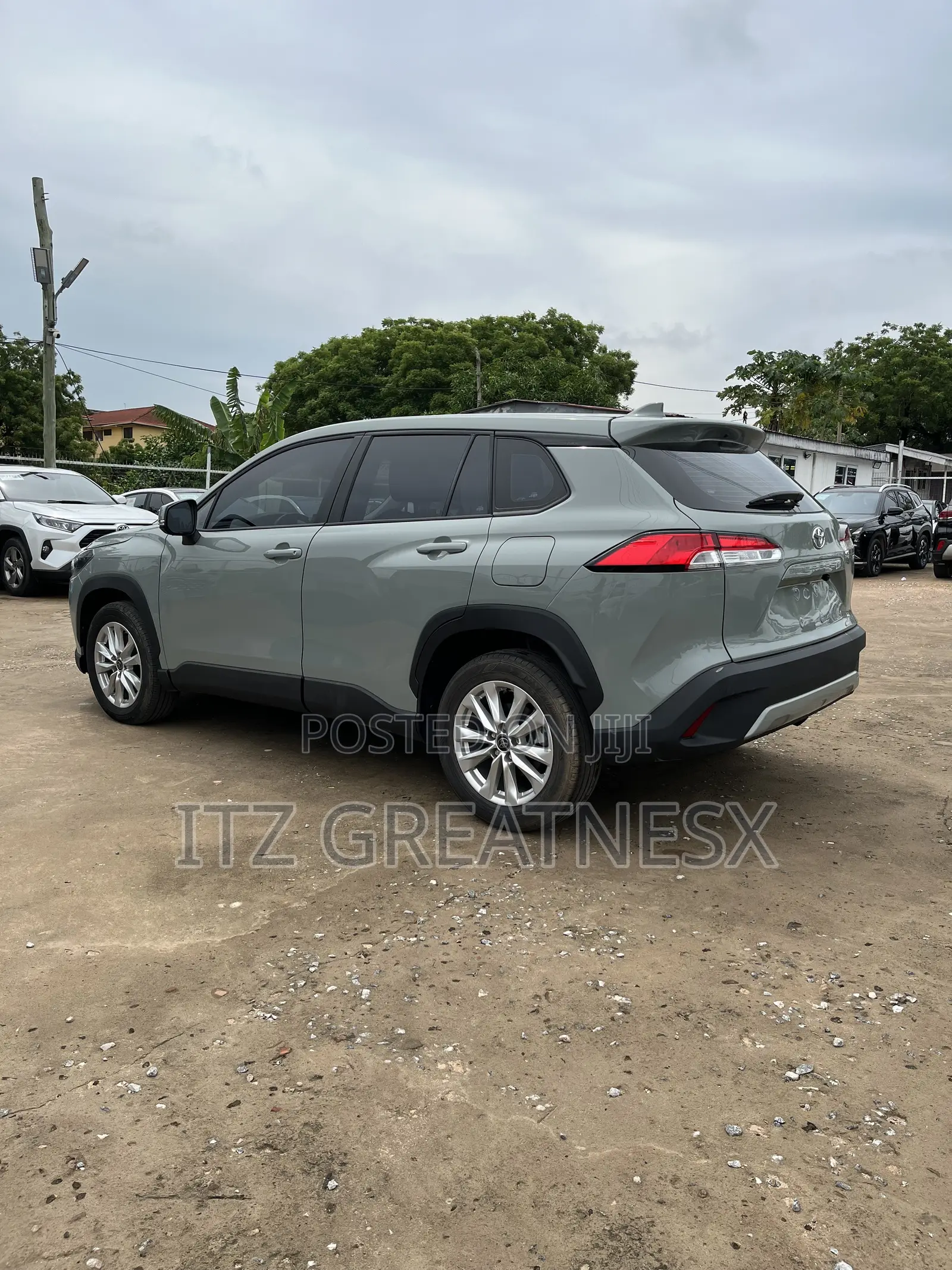 Toyota Corolla Cross LE 2WD 2024 Green