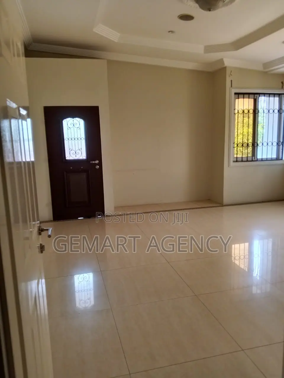 8bdrm House in North Legon for rent