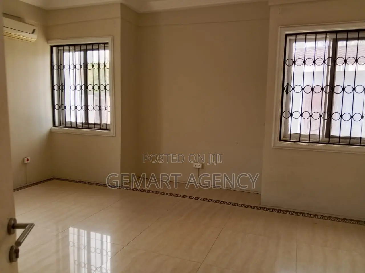 8bdrm House in North Legon for rent