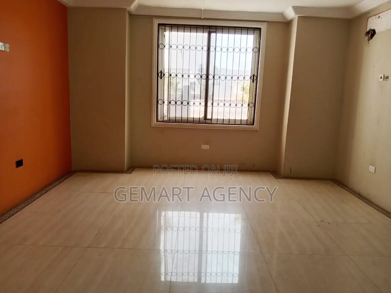 8bdrm House in North Legon for rent
