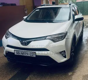 Toyota RAV4 XLE AWD (2.5L 4cyl 6A) 2017 White