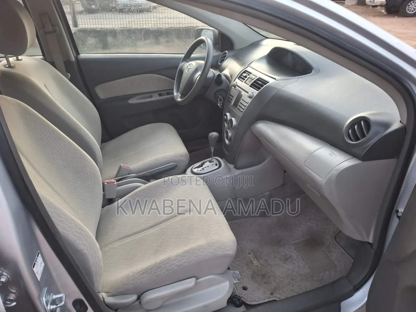 Toyota Belta 2010 Silver
