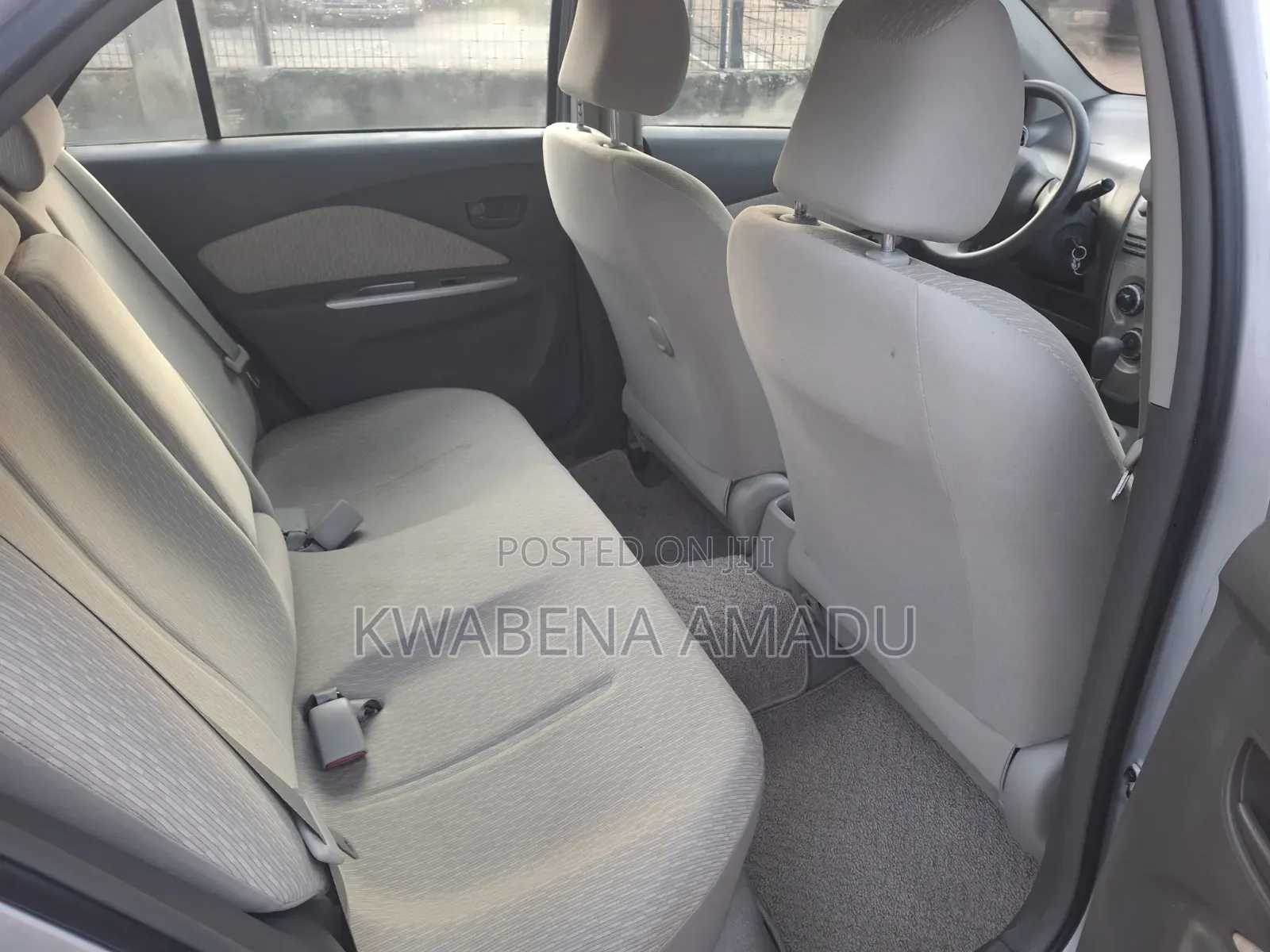 Toyota Belta 2010 Silver