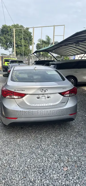 Hyundai Elantra Limited 4dr Sedan (1.8L 4cyl 6A) 2015 Silver