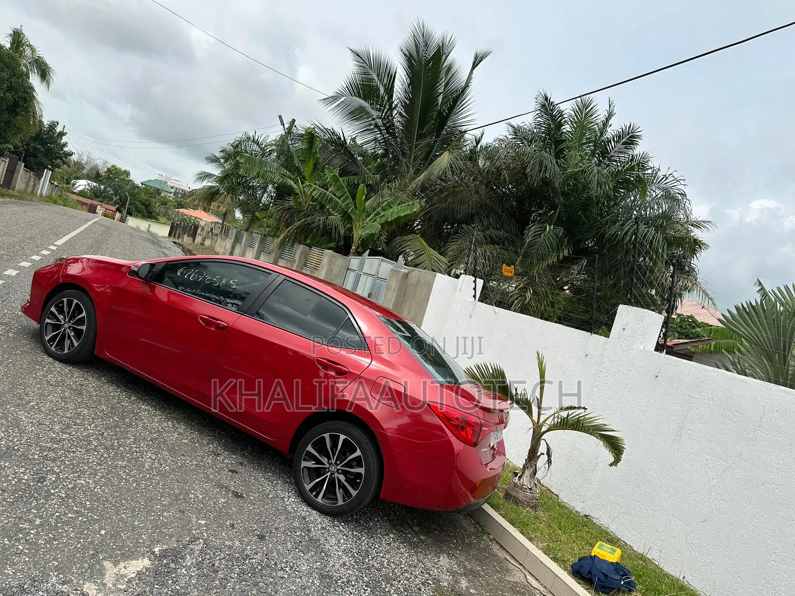 Toyota Corolla SE Special Edition 4dr Sedan (1.8L 4cyl CVT) 2017 Red