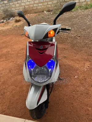 Yamaha 2015 Red