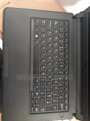 Laptop Dell Latitude 3350 4GB Intel Core i3 HDD 500GB