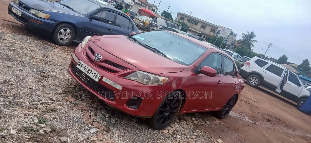Toyota Corolla L 4-Speed Automatic 2013 Red