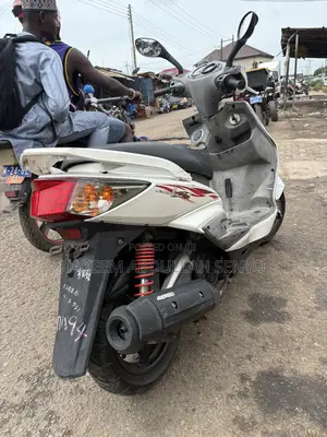 Yamaha 2012 White