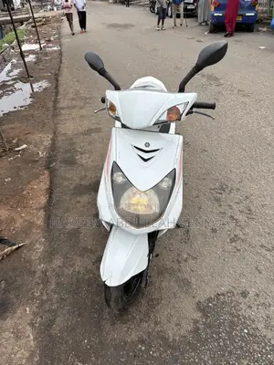 Yamaha 2012 White