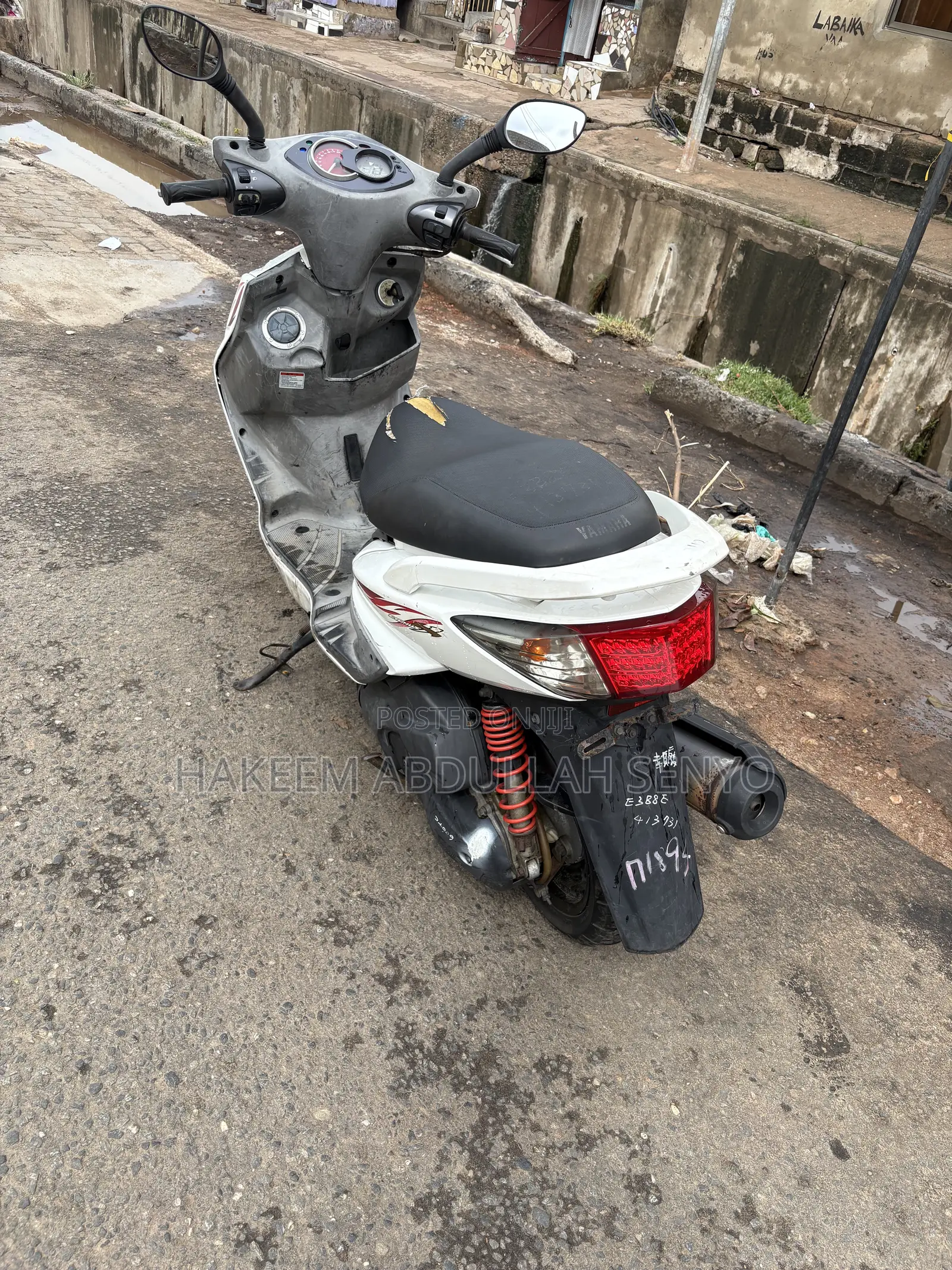 Yamaha 2012 White