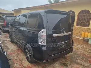 Toyota Voxy 2010 Black
