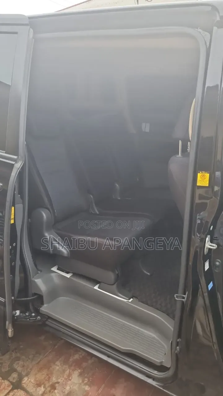 Toyota Voxy 2010 Black