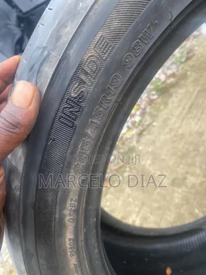 245/45/R19 Car Tire