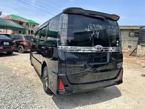 Toyota Voxy SV Premium 2014 Black