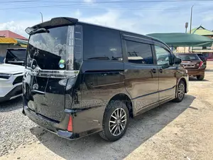 Toyota Voxy SV Premium 2014 Black