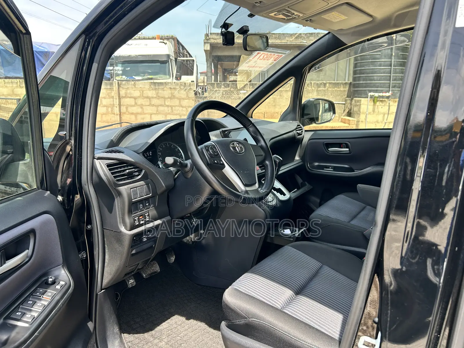 Toyota Voxy SV Premium 2014 Black