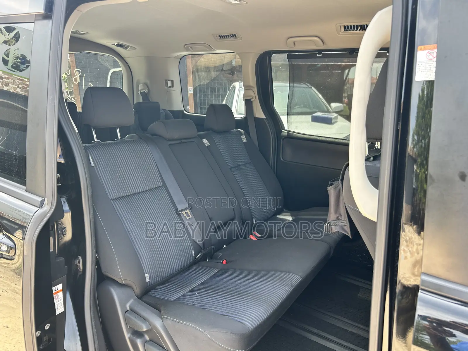 Toyota Voxy SV Premium 2014 Black