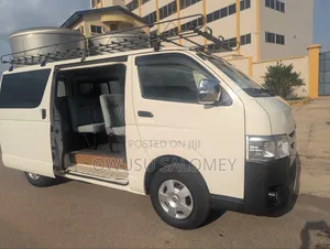 Toyota HiAce 2010 White