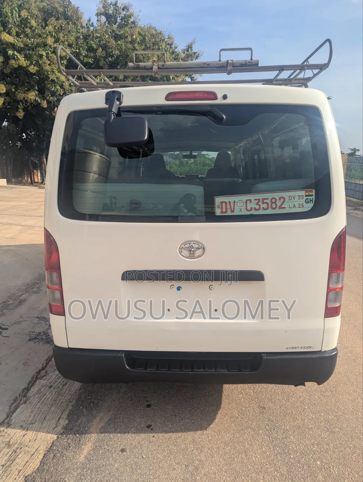 Toyota HiAce 2010 White