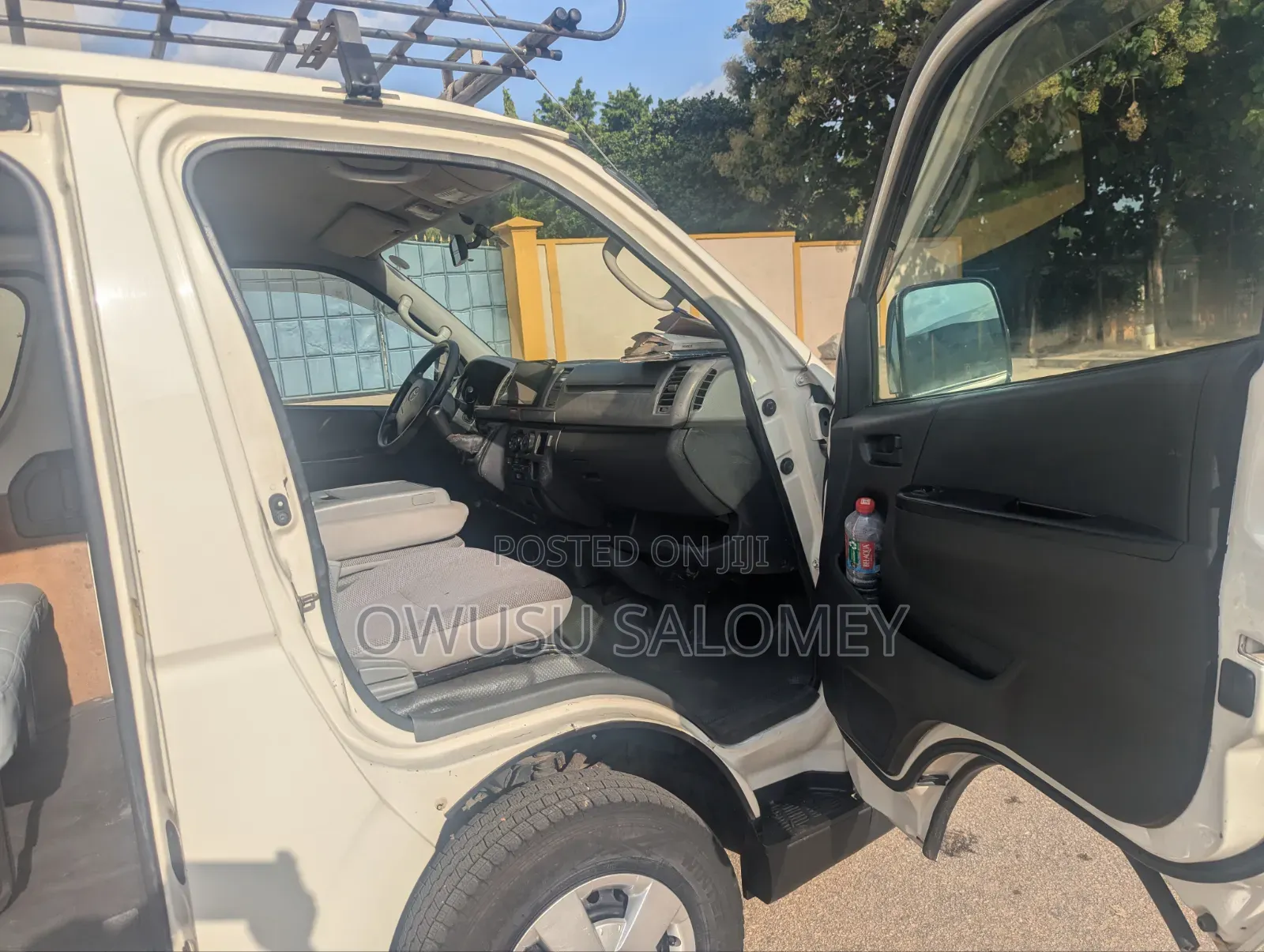 Toyota HiAce 2010 White