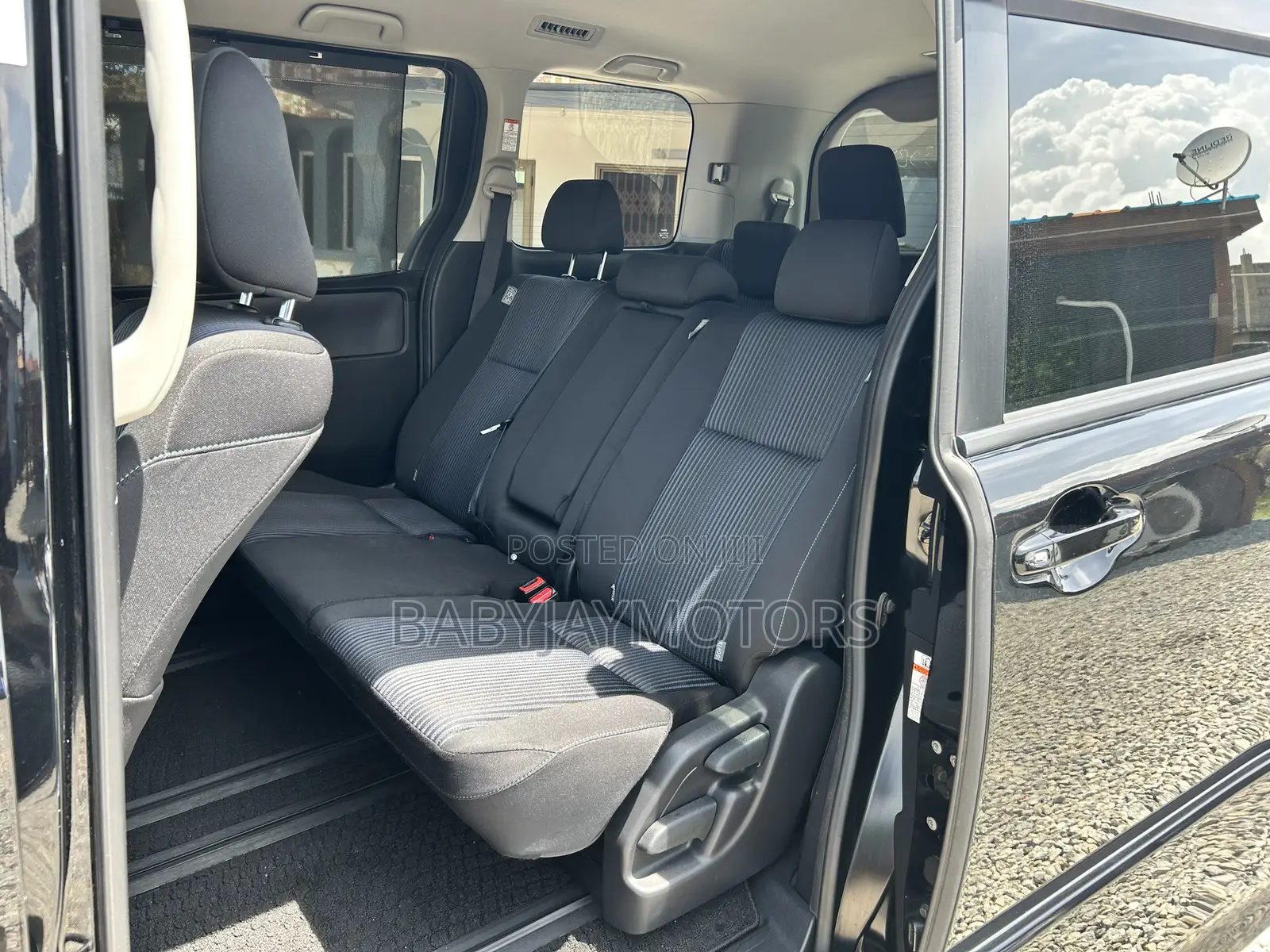 Toyota Voxy SV Premium 2014 Black