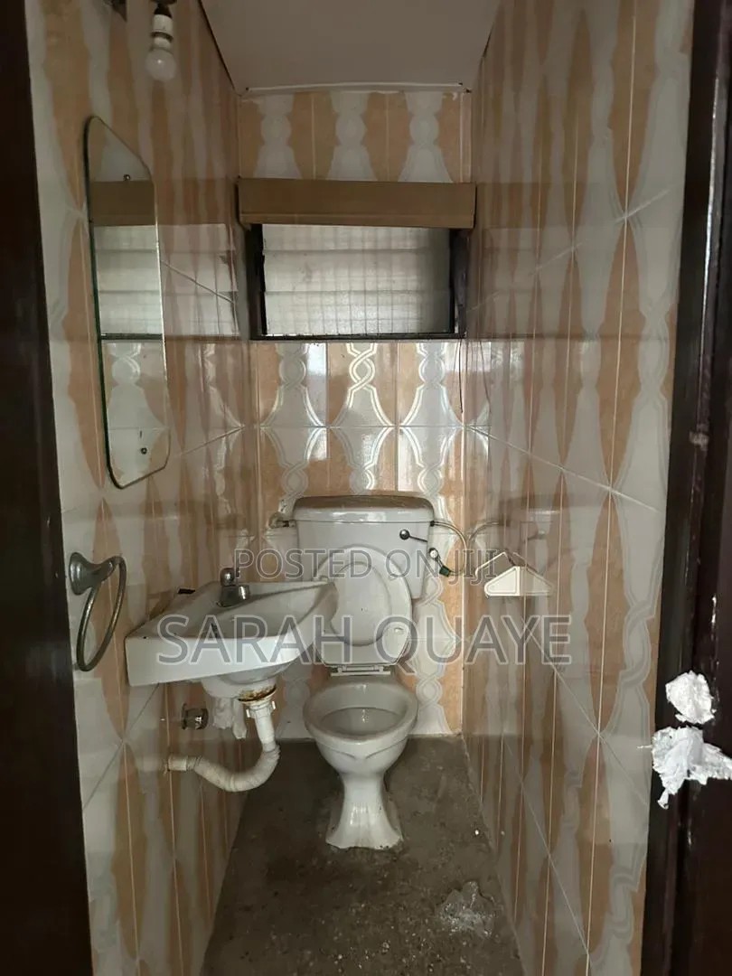 3bdrm House in Dansoman Street, Maama's Inn for rent