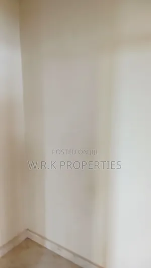 2bdrm Block of Flats in Effiduase Koforidua, New-Juaben Municipal