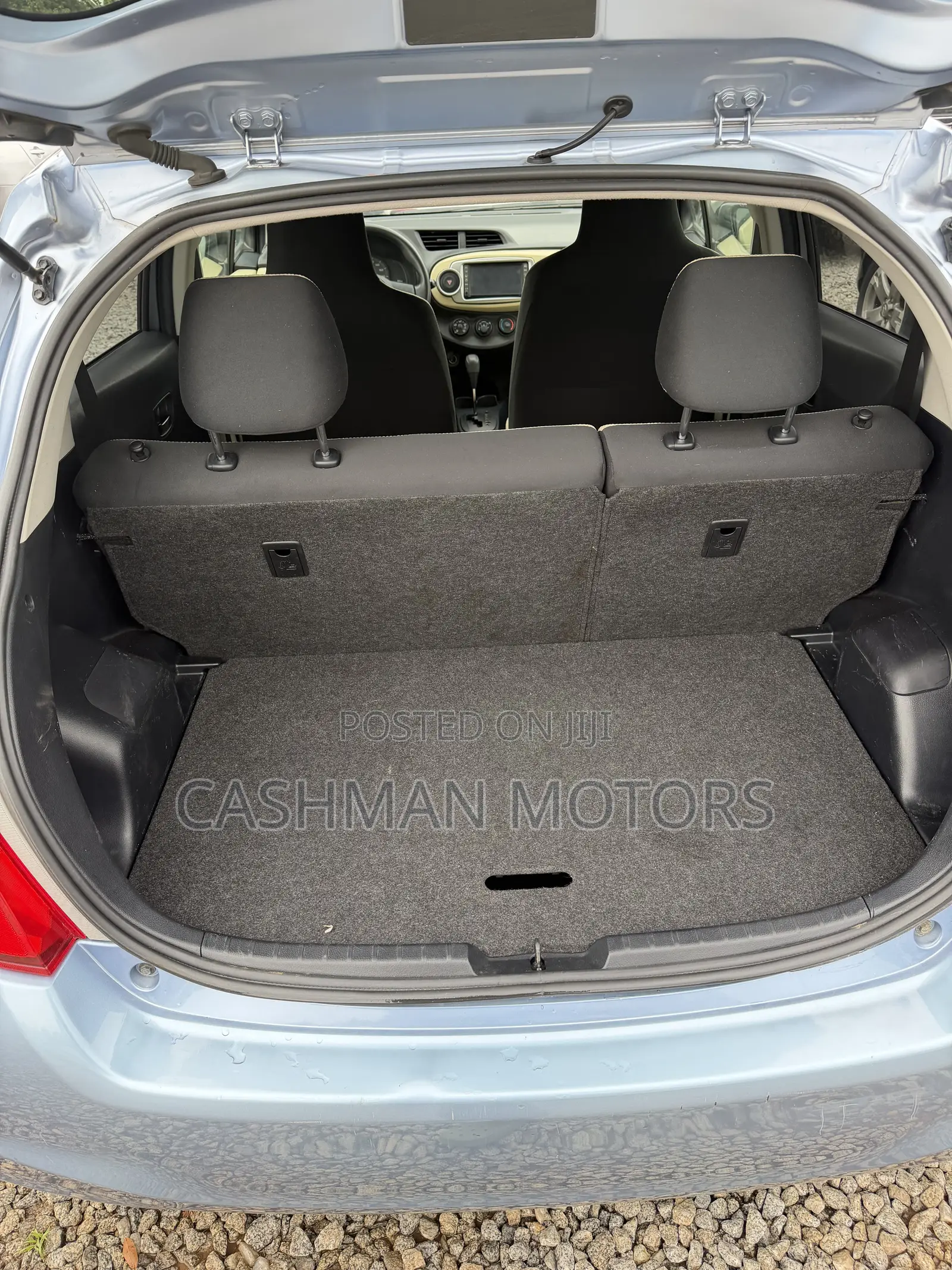 Toyota Vitz 1.3 AWD 5dr 2012 Blue