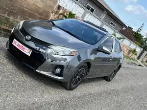 Toyota Corolla 2015 Gold