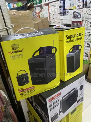 Wireless Bluetooth Speaker With Solar Panel