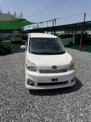 Toyota Voxy 2012 White