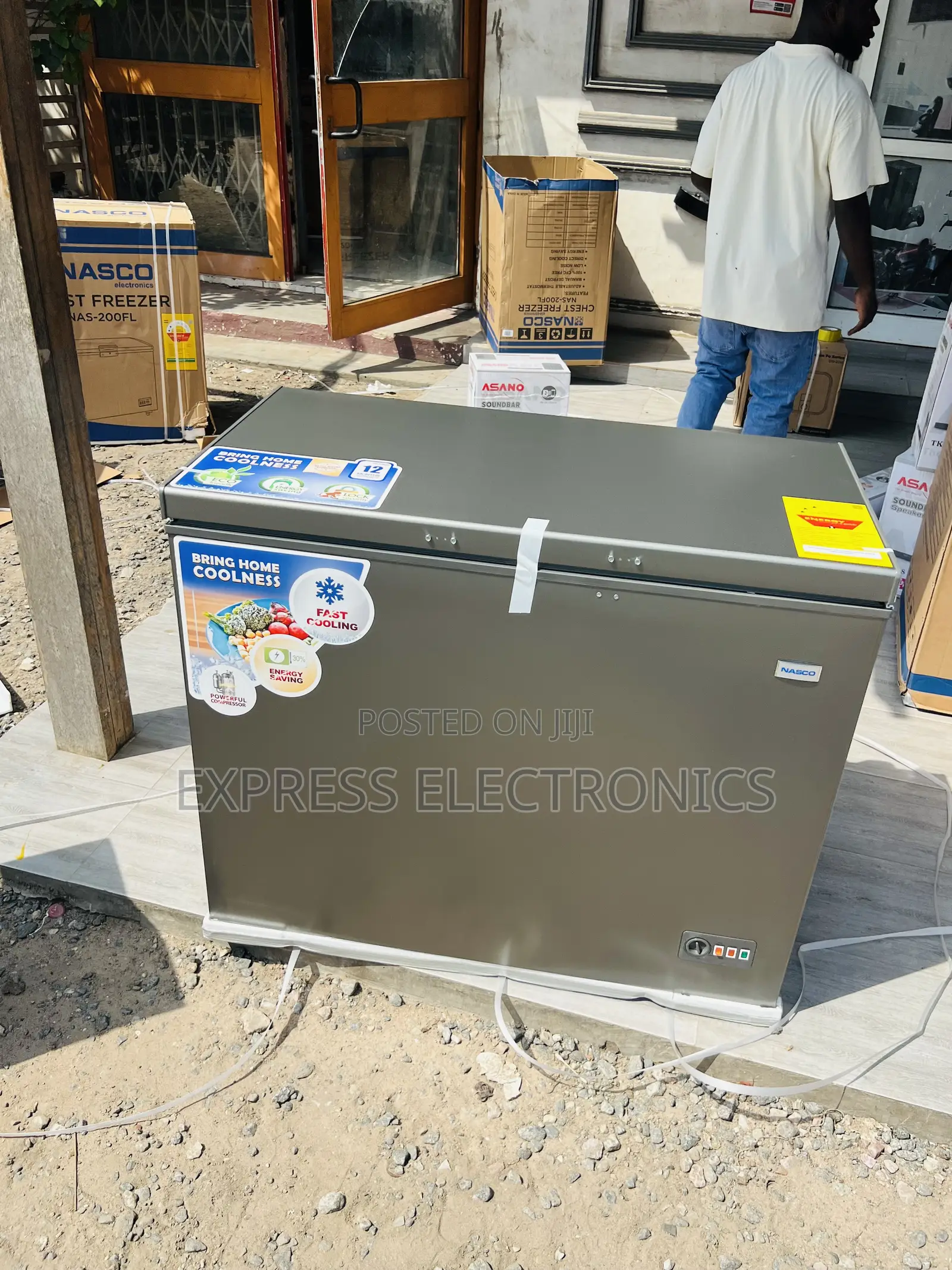 Quality Sleek Chest Freezer Single Door 100l Grey Nasco