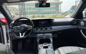 Mercedes-Benz E300 2019 Silver