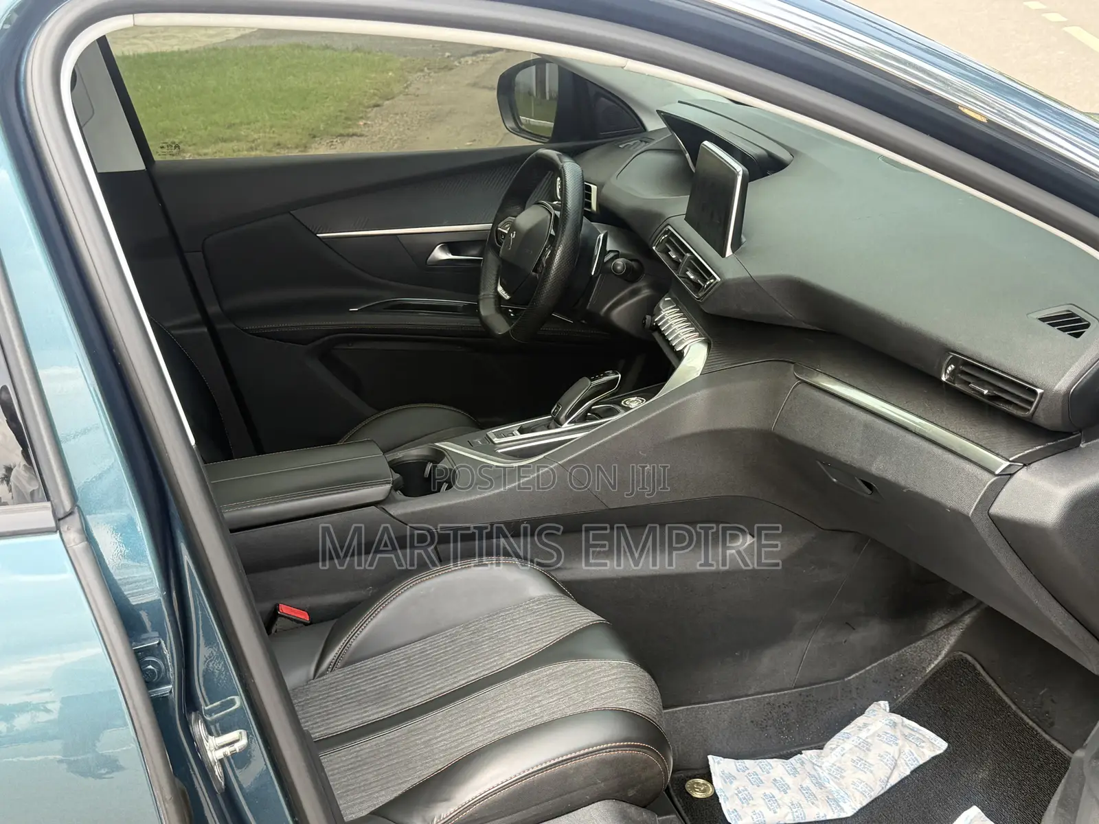 Peugeot 5008 1.2 PureTech 130 2017 Green