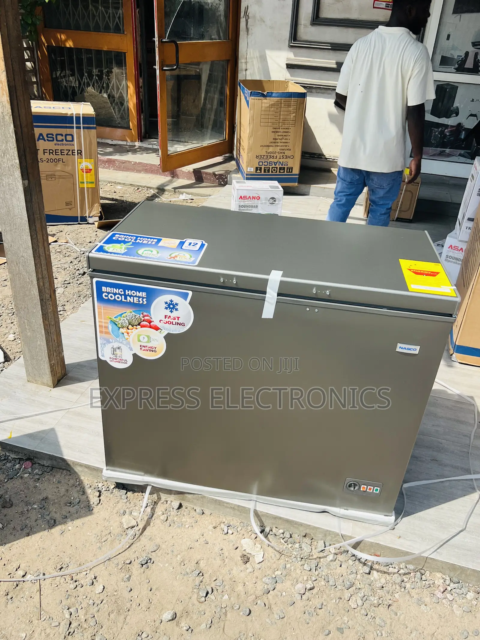 Ultra Modern Sleek Chest Freezer Single Door 200l