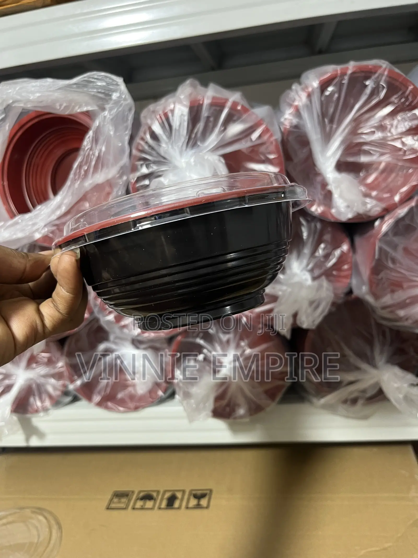 Red Black Round 550ml Plastic Bowl Disposable