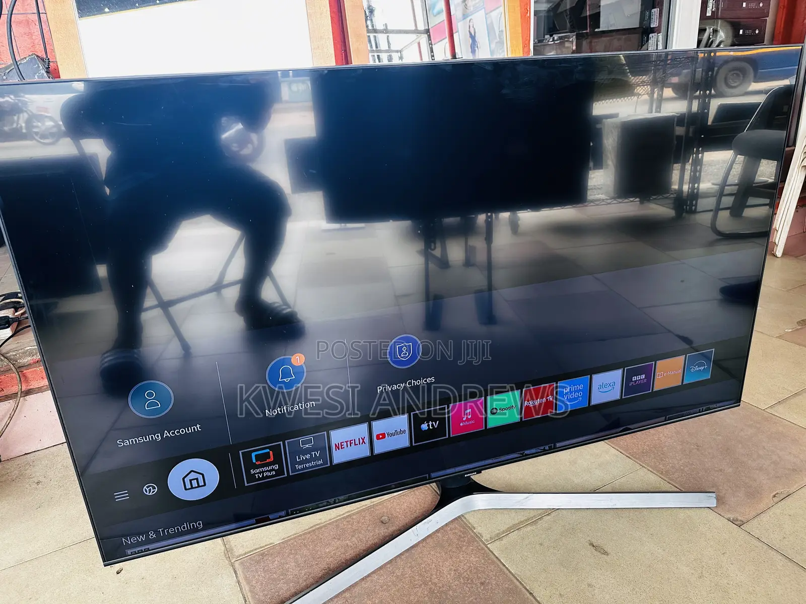 Samsung 55’ Smart Tv