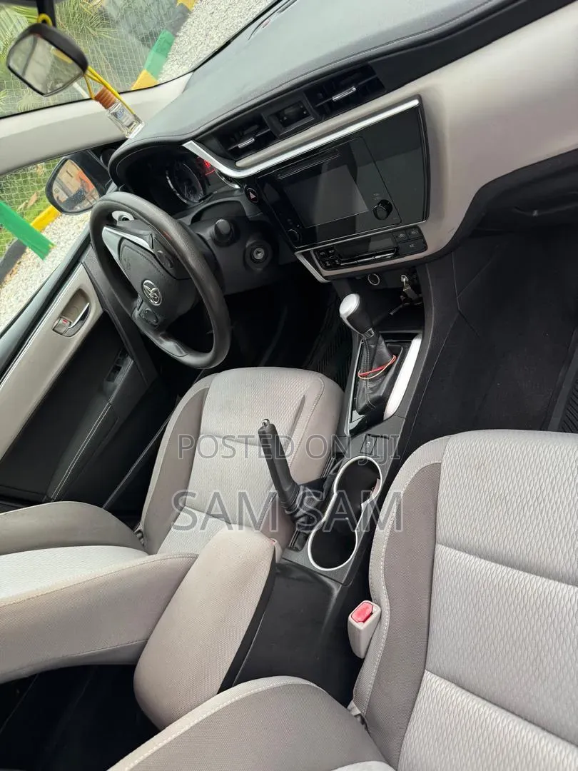 Toyota Corolla 2018 Black