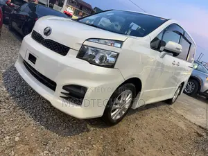 Toyota Voxy 2013 White