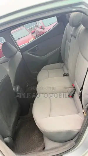 Hyundai Elantra GLS Sedan FWD (1.8L 4cyl 6A) 2013 Silver
