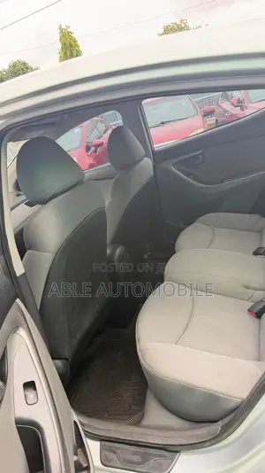 Hyundai Elantra GLS Sedan FWD (1.8L 4cyl 6A) 2013 Silver